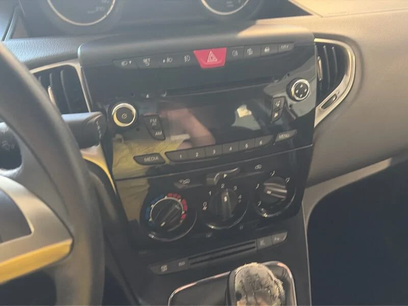 Lancia Ypsilon 0.9 t.air gold s&s 85cv- Gruppo Diba