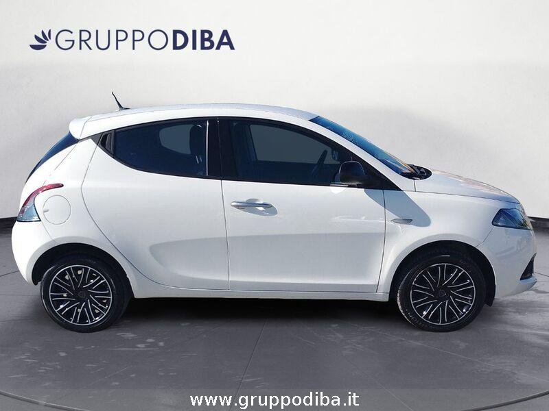 Lancia Ypsilon Ypsilon 1.0 firefly hybrid Silver s&s 70cv 5p.ti- Gruppo Diba