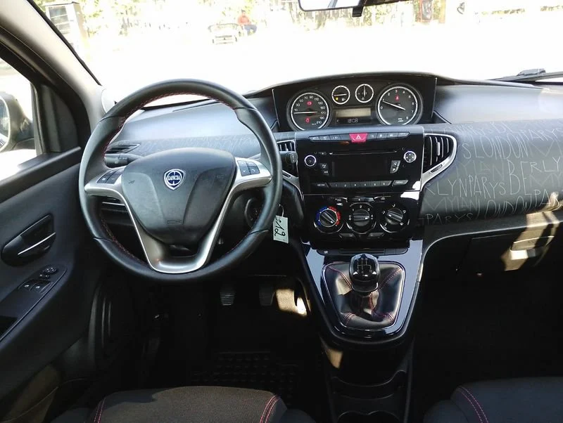 Lancia Ypsilon 0.9 t.air elefantino ecochic metano 80cv- Gruppo Diba