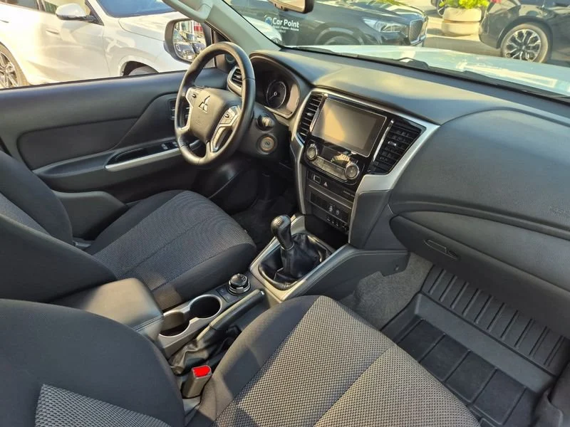 Mitsubishi L200 L200 d.cab 2.3d Invite Connect 4wd 150cv- Gruppo Diba