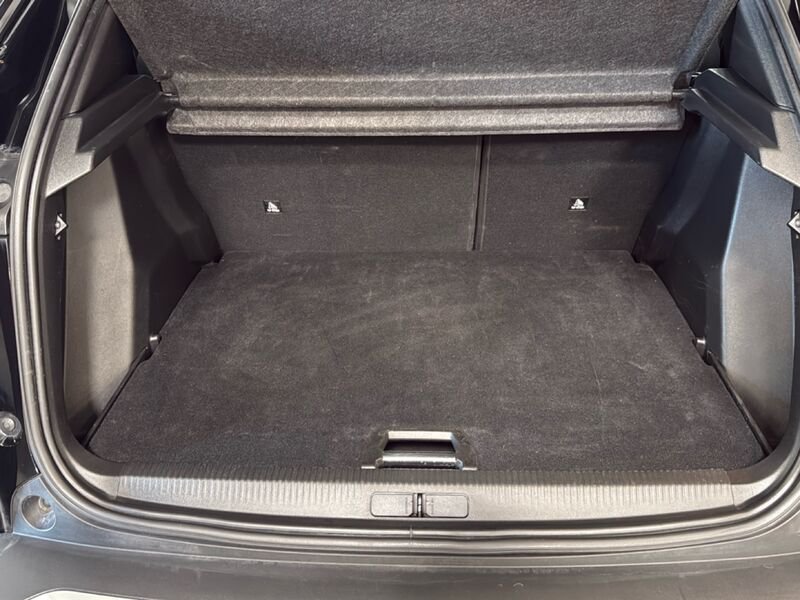 Peugeot 2008 2008 1.5 bluehdi Allure Pack s&s 130cv eat8- Gruppo Diba