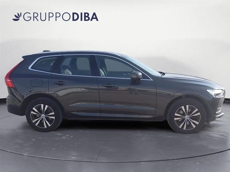 Volvo XC60 XC60 2.0 b4 Momentum Pro awd auto- Gruppo Diba