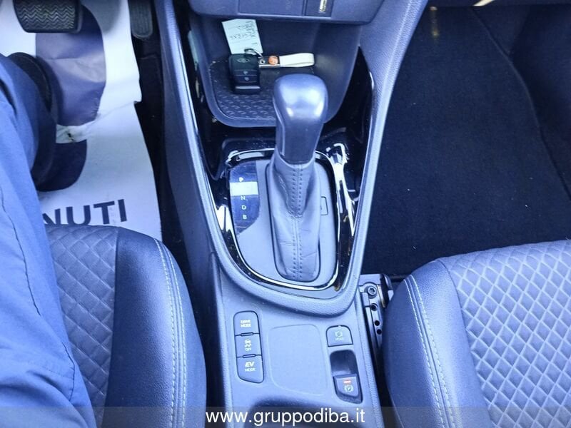 Toyota Yaris Yaris 1.5h Lounge- Gruppo Diba