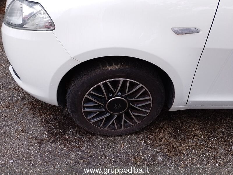 Lancia Ypsilon Ypsilon 0.9 t.air S MomoDesign s&s 85cv dfn E6- Gruppo Diba