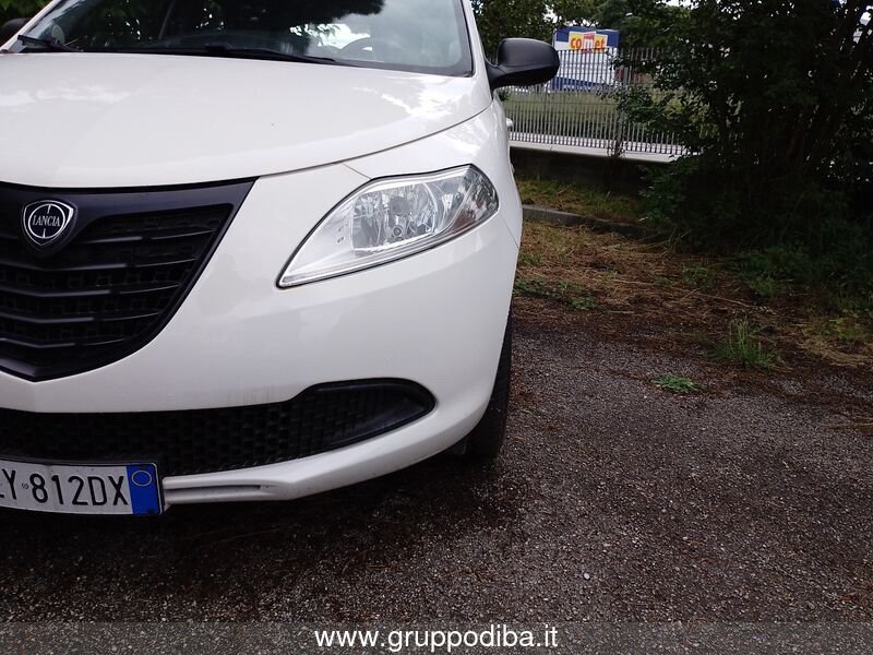 Lancia Ypsilon Ypsilon 0.9 t.air S MomoDesign s&s 85cv dfn E6- Gruppo Diba