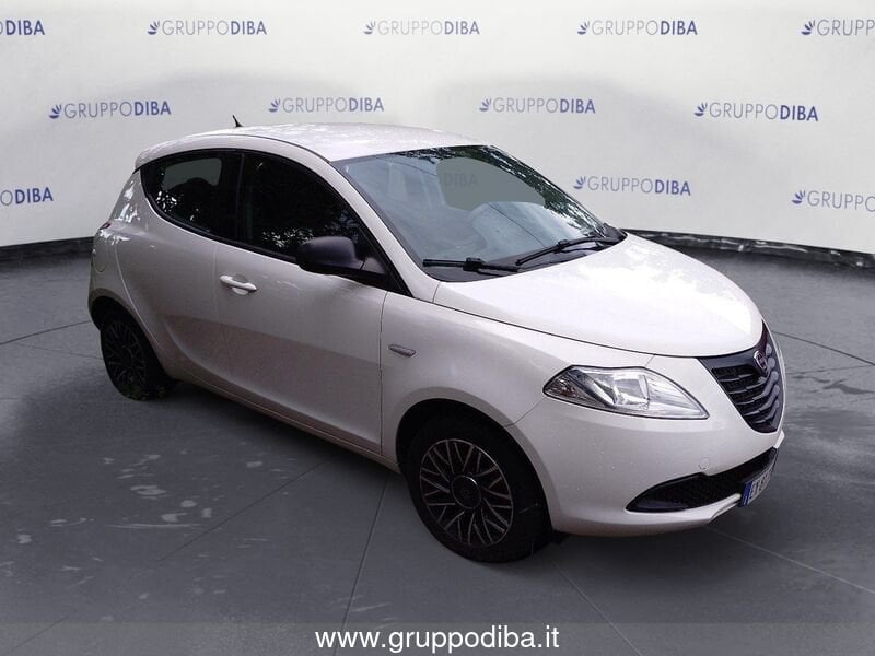 Lancia Ypsilon Ypsilon 0.9 t.air S MomoDesign s&s 85cv dfn E6- Gruppo Diba