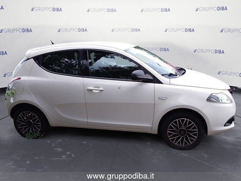 Lancia Ypsilon Ypsilon 0.9 t.air S MomoDesign s&s 85cv dfn E6- Gruppo Diba