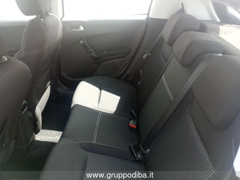 Peugeot 208 208 5p 1.2 puretech Allure s&s 82cv neopatentati- Gruppo Diba