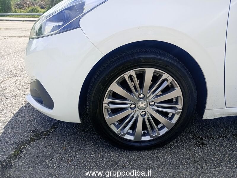 Peugeot 208 208 5p 1.2 puretech Allure s&s 82cv neopatentati- Gruppo Diba
