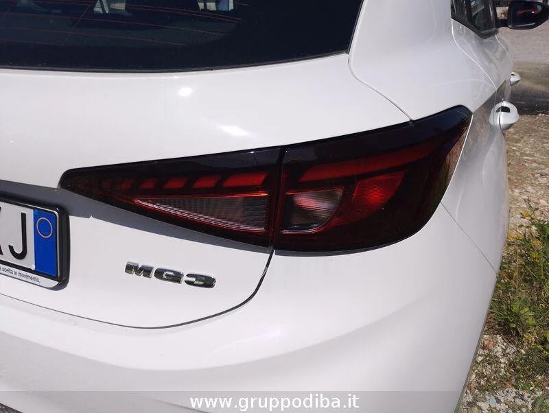 MG 3 1.5 MT COM Dover White- Gruppo Diba