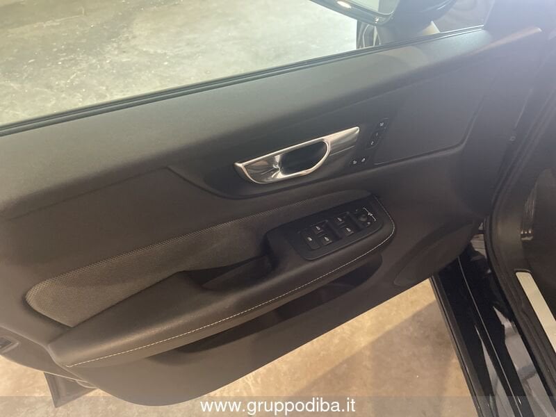 Volvo V60 V60 2.0 b4 R-Design auto- Gruppo Diba