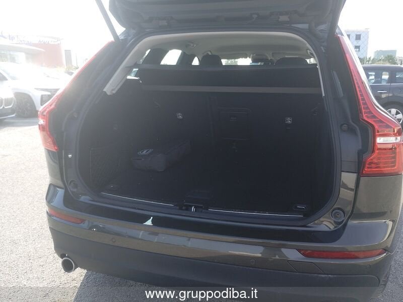 Volvo XC60 XC60 2.0 b4 Momentum Pro awd auto- Gruppo Diba