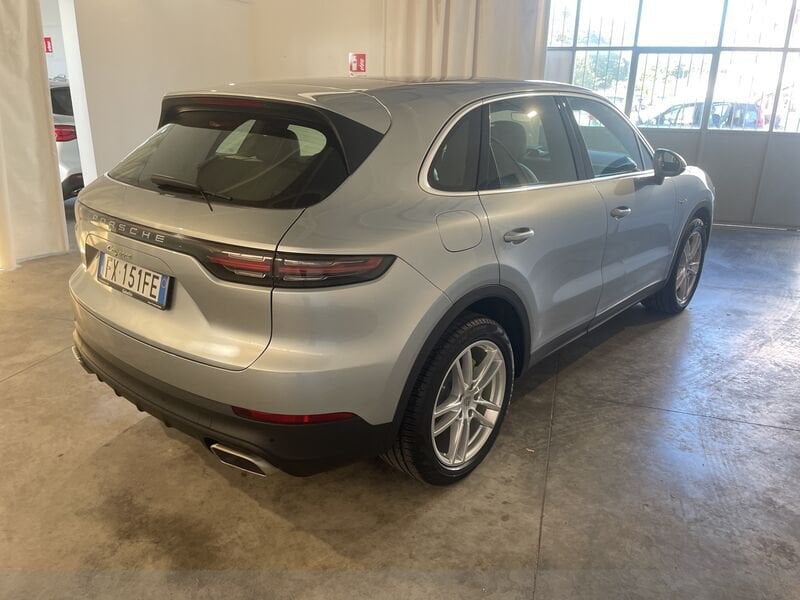 Porsche Cayenne E-Hybrid Cayenne 3.0 e-hybrid tiptronic- Gruppo Diba