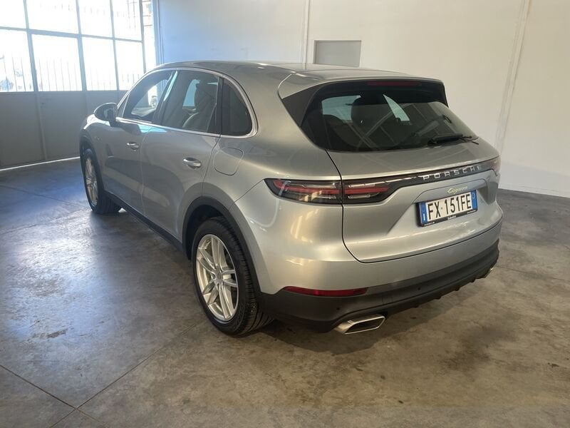 Porsche Cayenne E-Hybrid Cayenne 3.0 e-hybrid tiptronic- Gruppo Diba