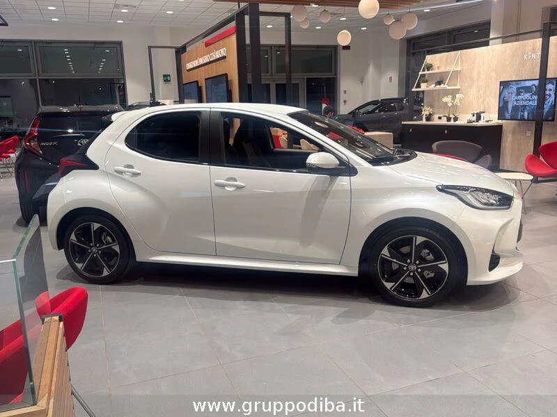 Toyota Yaris YARIS 15H 130HP LOUNGE MY25- Gruppo Diba