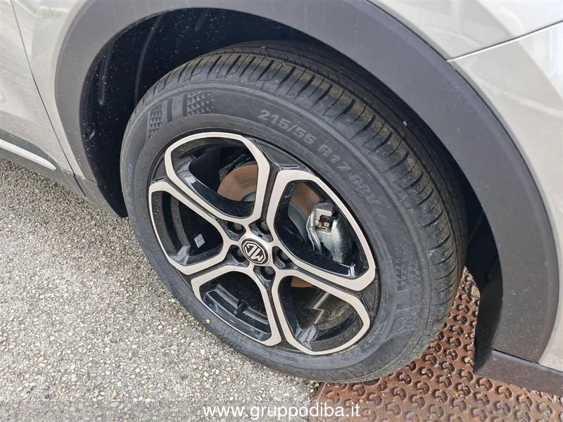 MG ZS 1.5L MT COM MY25.5 Cosmic Silver- Gruppo Diba