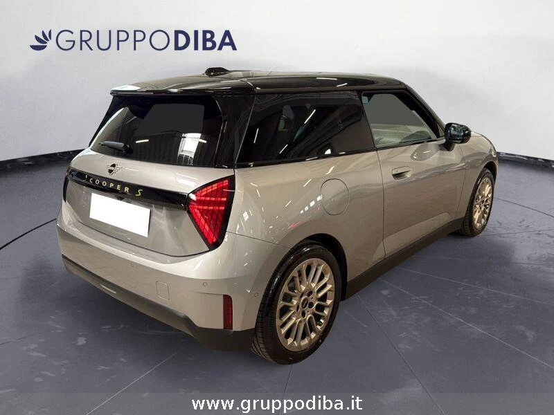 MINI Full Electric Mini Cooper SE Favoured- Gruppo Diba