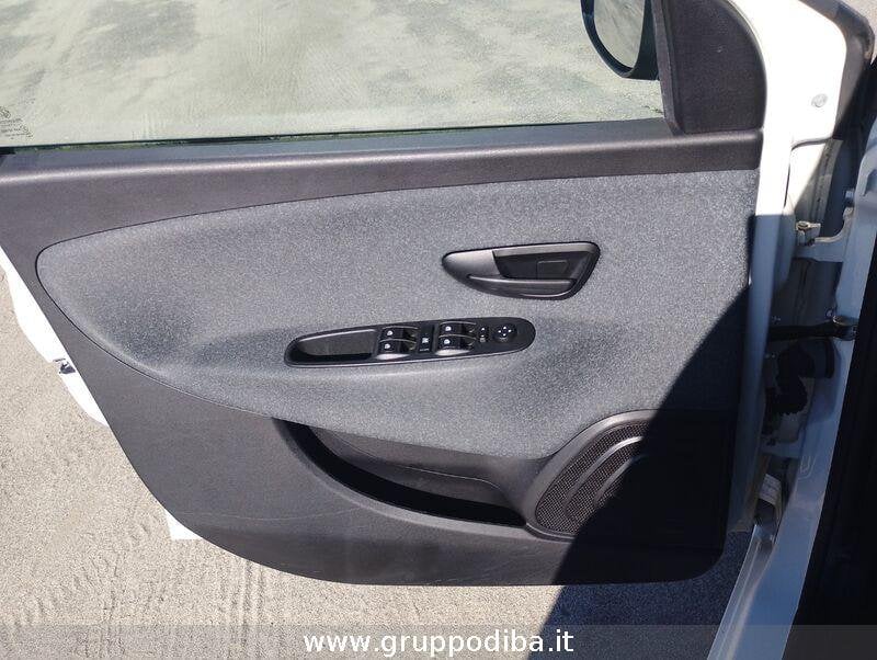 Lancia Ypsilon Ypsilon 1.0 firefly hybrid Silver s&s 70cv 5p.ti- Gruppo Diba