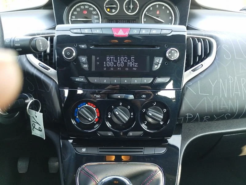 Lancia Ypsilon 0.9 t.air elefantino ecochic metano 80cv- Gruppo Diba
