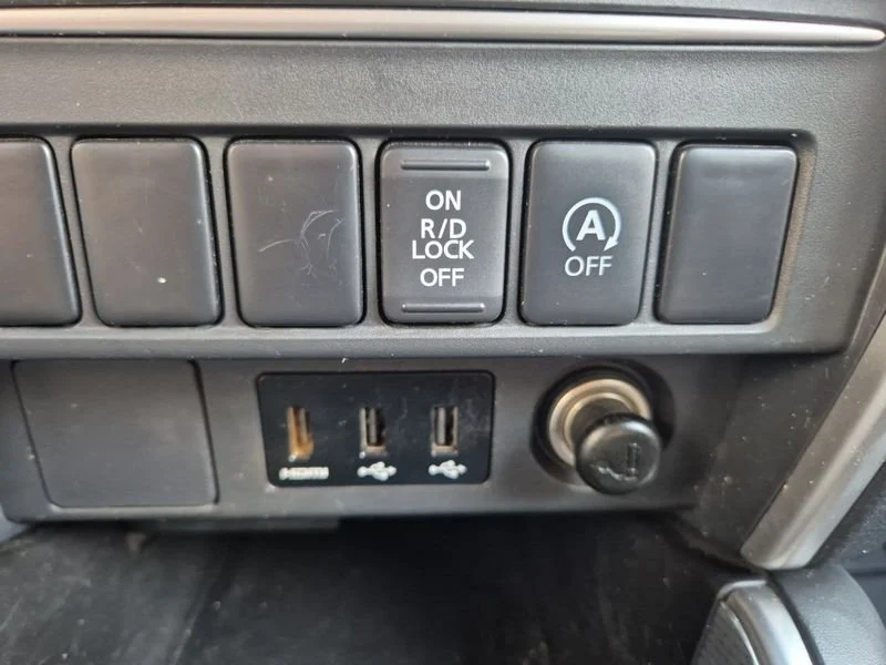 Mitsubishi L200 L200 d.cab 2.3d Invite Connect 4wd 150cv- Gruppo Diba
