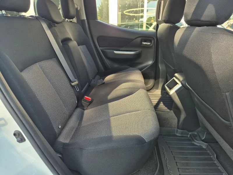 Mitsubishi L200 L200 d.cab 2.3d Invite Connect 4wd 150cv- Gruppo Diba