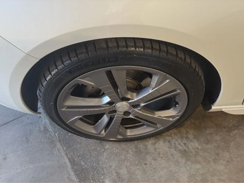 Peugeot 308 308 5p 1.2 puretech t Gt Line s&s 130cv eat6- Gruppo Diba