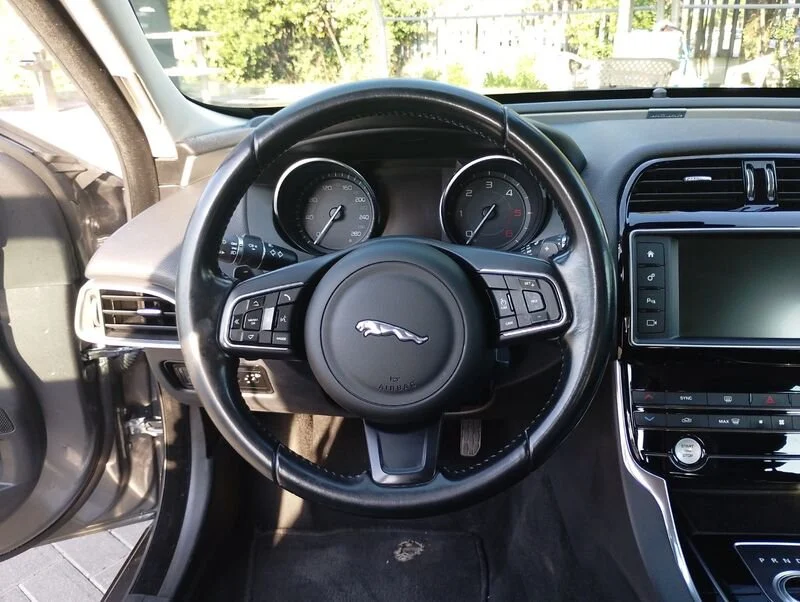 Jaguar XE XE 2.0d Pure 180cv auto- Gruppo Diba