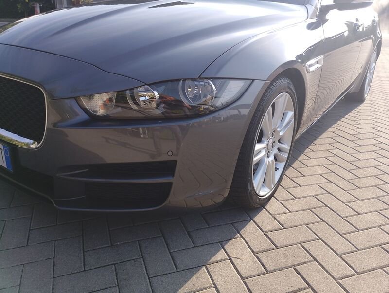 Jaguar XE XE 2.0d Pure 180cv auto- Gruppo Diba
