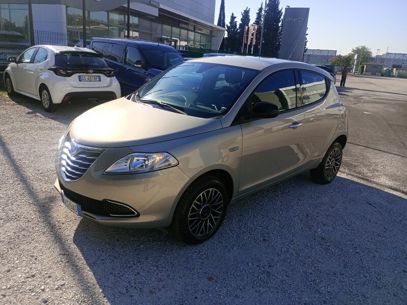 Lancia Ypsilon Ypsilon 0.9 t.air Silver ecochic metano 80cv E6- Gruppo Diba