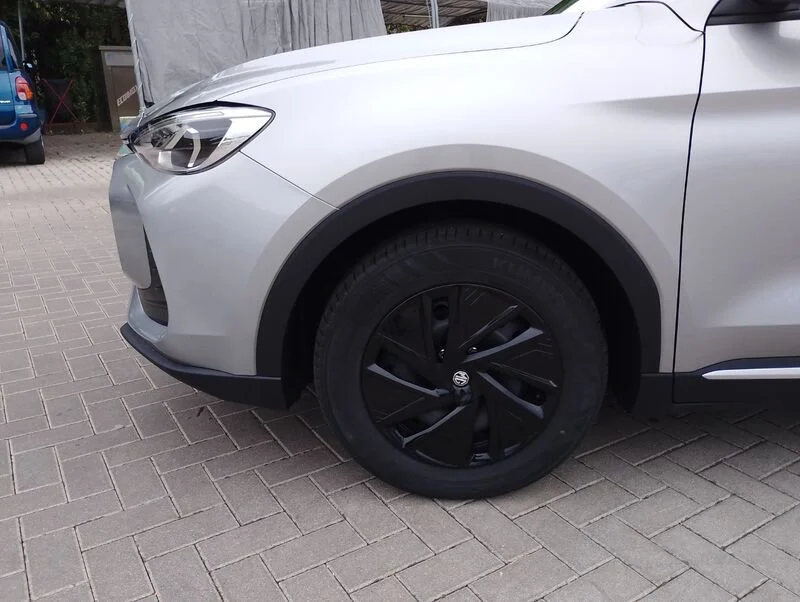 MG ZS 1.5L MT STD MY25.5 Cosmic Silver- Gruppo Diba