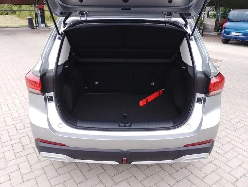 MG ZS 1.5L MT STD MY25.5 Cosmic Silver- Gruppo Diba