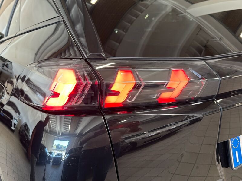 Peugeot 2008 2008 1.5 bluehdi Allure Pack s&s 130cv eat8- Gruppo Diba