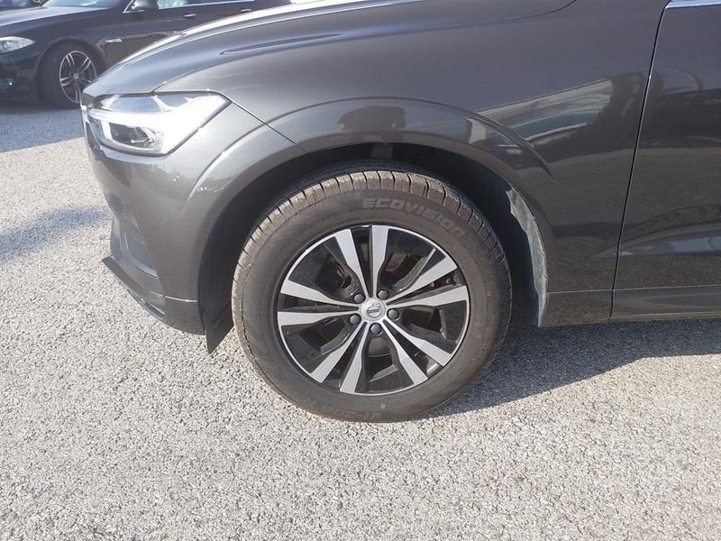 Volvo XC60 XC60 2.0 b4 Momentum Pro awd auto- Gruppo Diba