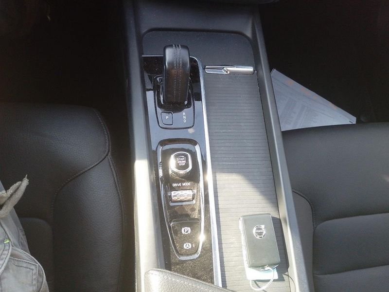 Volvo XC60 XC60 2.0 b4 Momentum Pro awd auto- Gruppo Diba