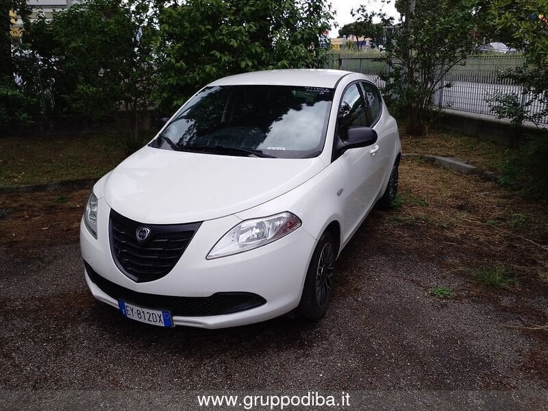 Lancia Ypsilon Ypsilon 0.9 t.air S MomoDesign s&s 85cv dfn E6- Gruppo Diba