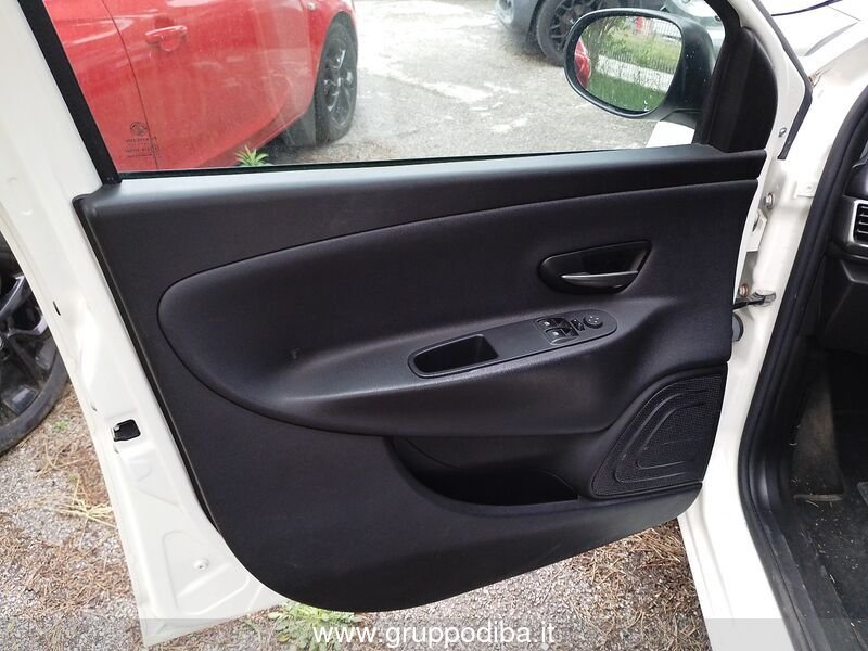 Lancia Ypsilon Ypsilon 0.9 t.air S MomoDesign s&s 85cv dfn E6- Gruppo Diba