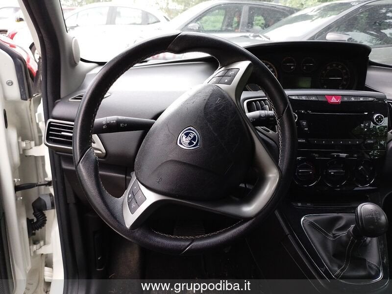 Lancia Ypsilon Ypsilon 0.9 t.air S MomoDesign s&s 85cv dfn E6- Gruppo Diba