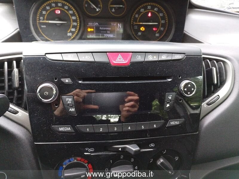 Lancia Ypsilon Ypsilon 0.9 t.air S MomoDesign s&s 85cv dfn E6- Gruppo Diba
