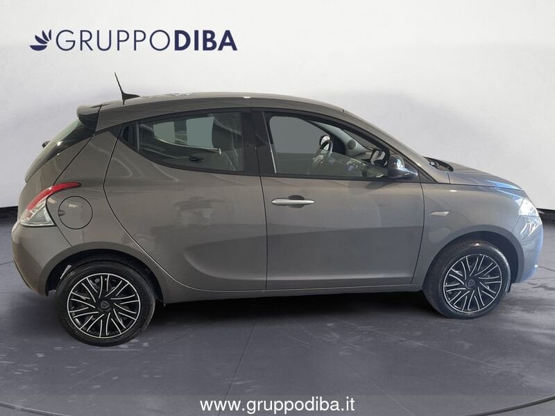 Lancia Ypsilon Ypsilon 1.0 firefly hybrid Gold s&s 70cv 5p.ti- Gruppo Diba