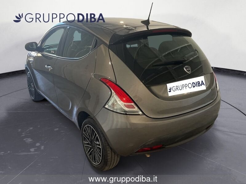 Lancia Ypsilon Ypsilon 1.0 firefly hybrid Gold s&s 70cv 5p.ti- Gruppo Diba