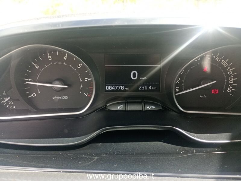 Peugeot 208 208 5p 1.2 puretech Allure s&s 82cv neopatentati- Gruppo Diba