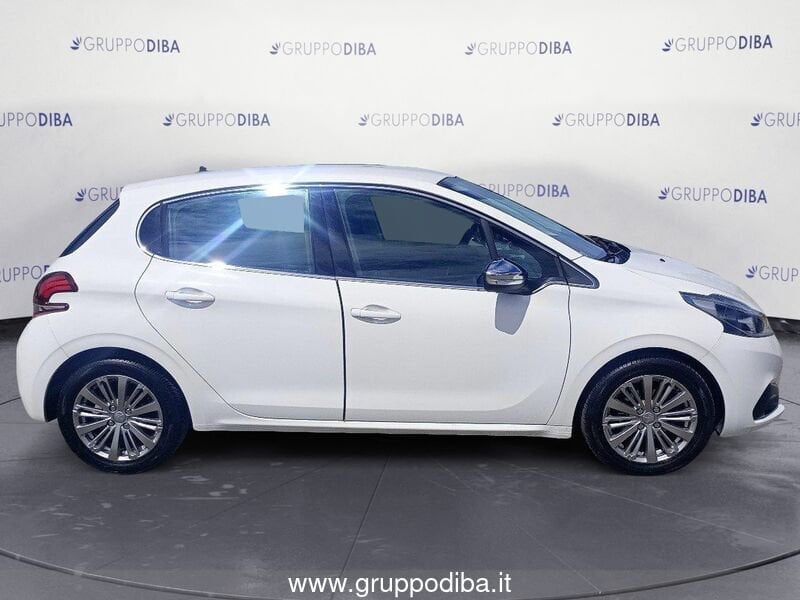 Peugeot 208 208 5p 1.2 puretech Allure s&s 82cv neopatentati- Gruppo Diba