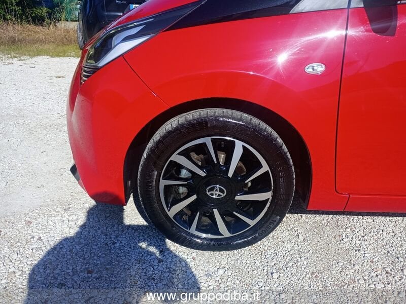 Toyota Aygo Aygo 5p 1.0 x-wave grey m-mt 72cv- Gruppo Diba