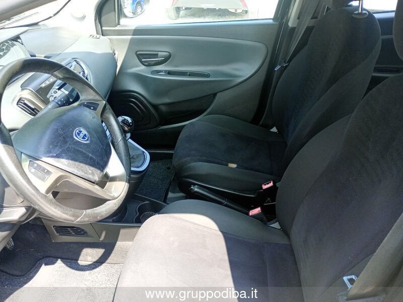 Lancia Ypsilon Ypsilon 1.2 8v Silver c/clima 69cv- Gruppo Diba