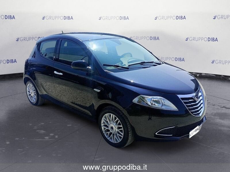 Lancia Ypsilon Ypsilon 1.2 8v Silver c/clima 69cv- Gruppo Diba