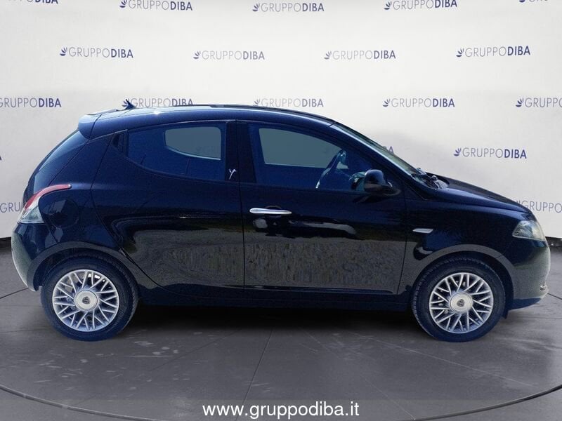Lancia Ypsilon Ypsilon 1.2 8v Silver c/clima 69cv- Gruppo Diba