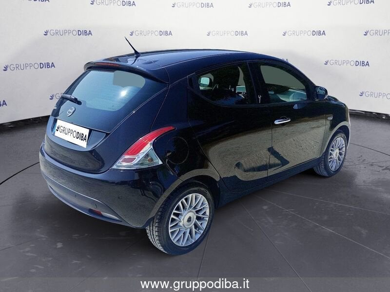 Lancia Ypsilon Ypsilon 1.2 8v Silver c/clima 69cv- Gruppo Diba