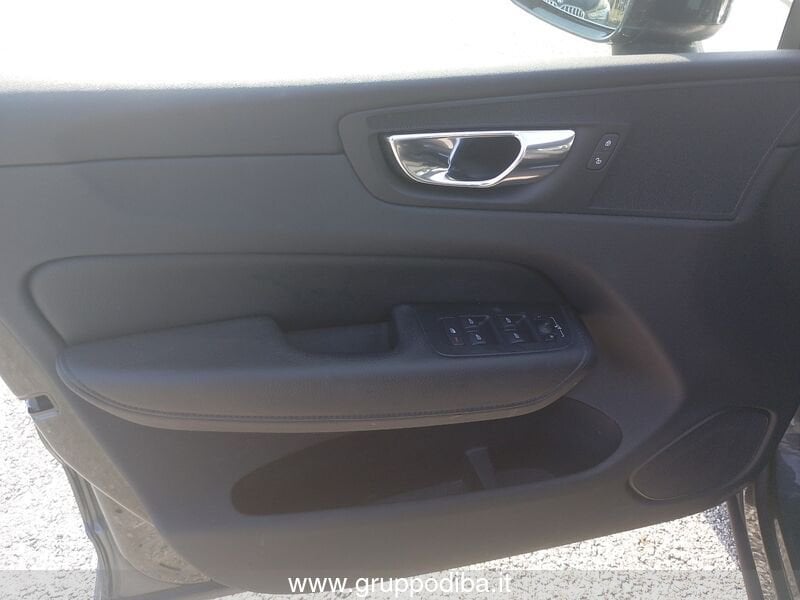 Volvo XC60 XC60 2.0 b4 Momentum Pro awd auto- Gruppo Diba