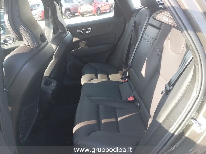 Volvo XC60 XC60 2.0 b4 Momentum Pro awd auto- Gruppo Diba
