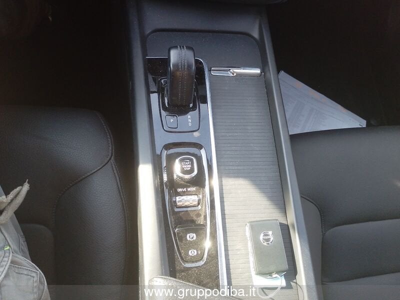 Volvo XC60 XC60 2.0 b4 Momentum Pro awd auto- Gruppo Diba